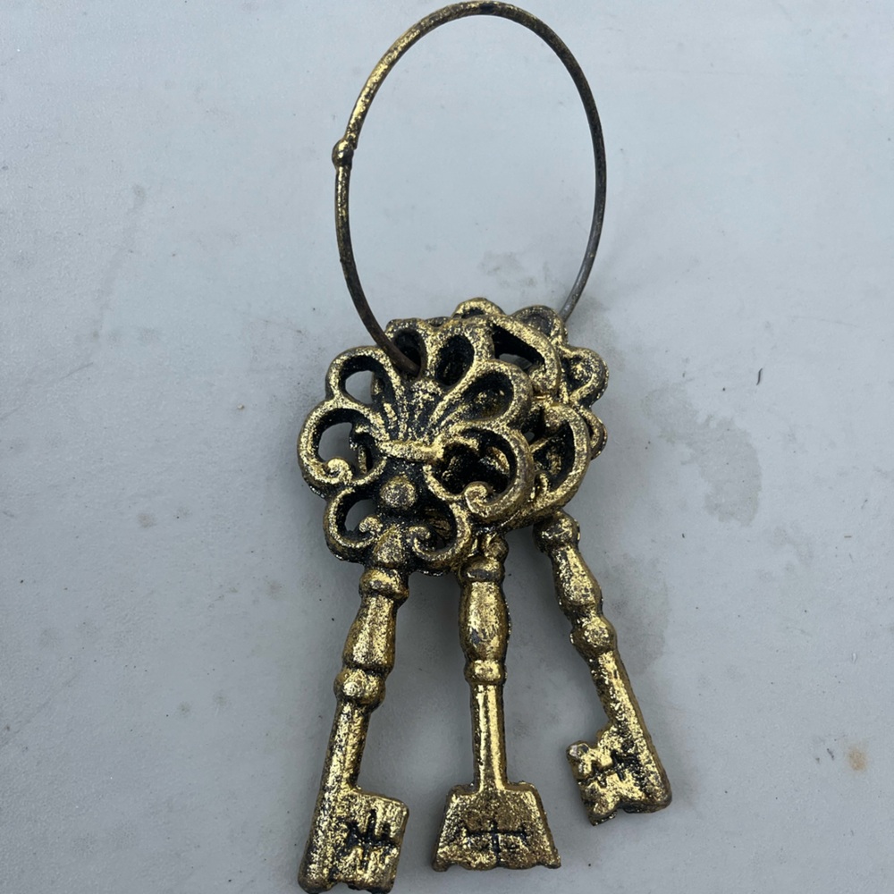 3 Rustic Metal KEYS on Ring skeleton lock style, Gate keys, Prison keys,